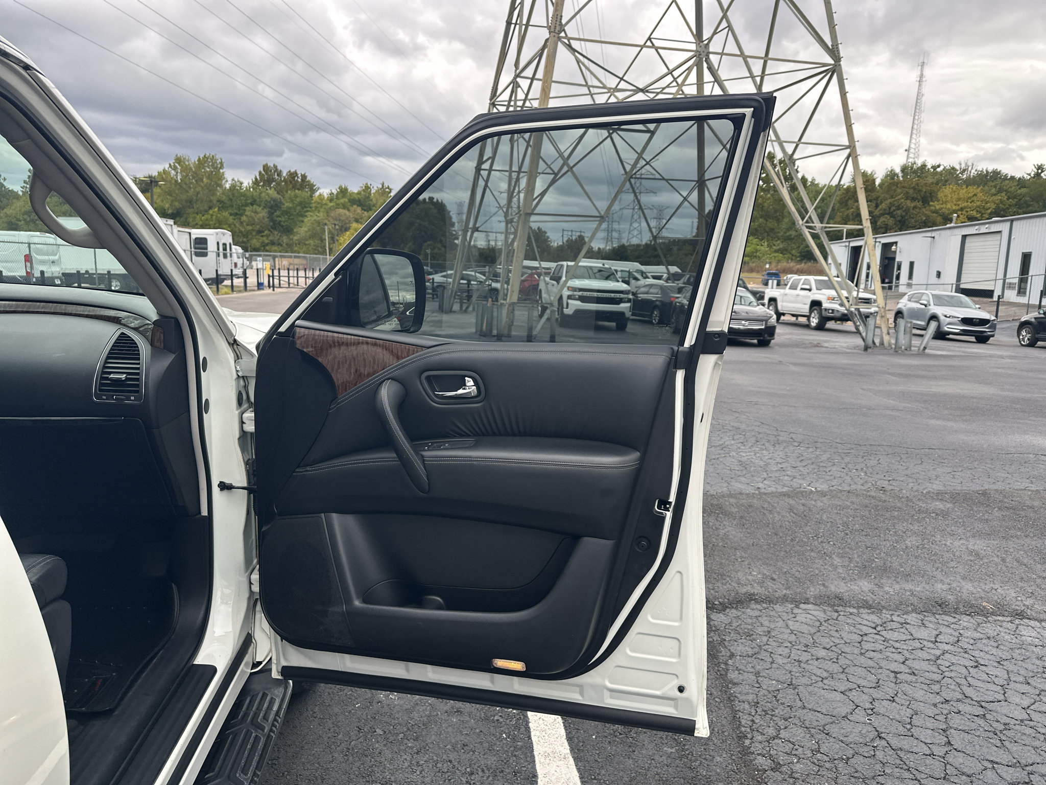 Used 2018 Nissan Armada Platinum w/ Captain Seat Package AWD/4WD image 16