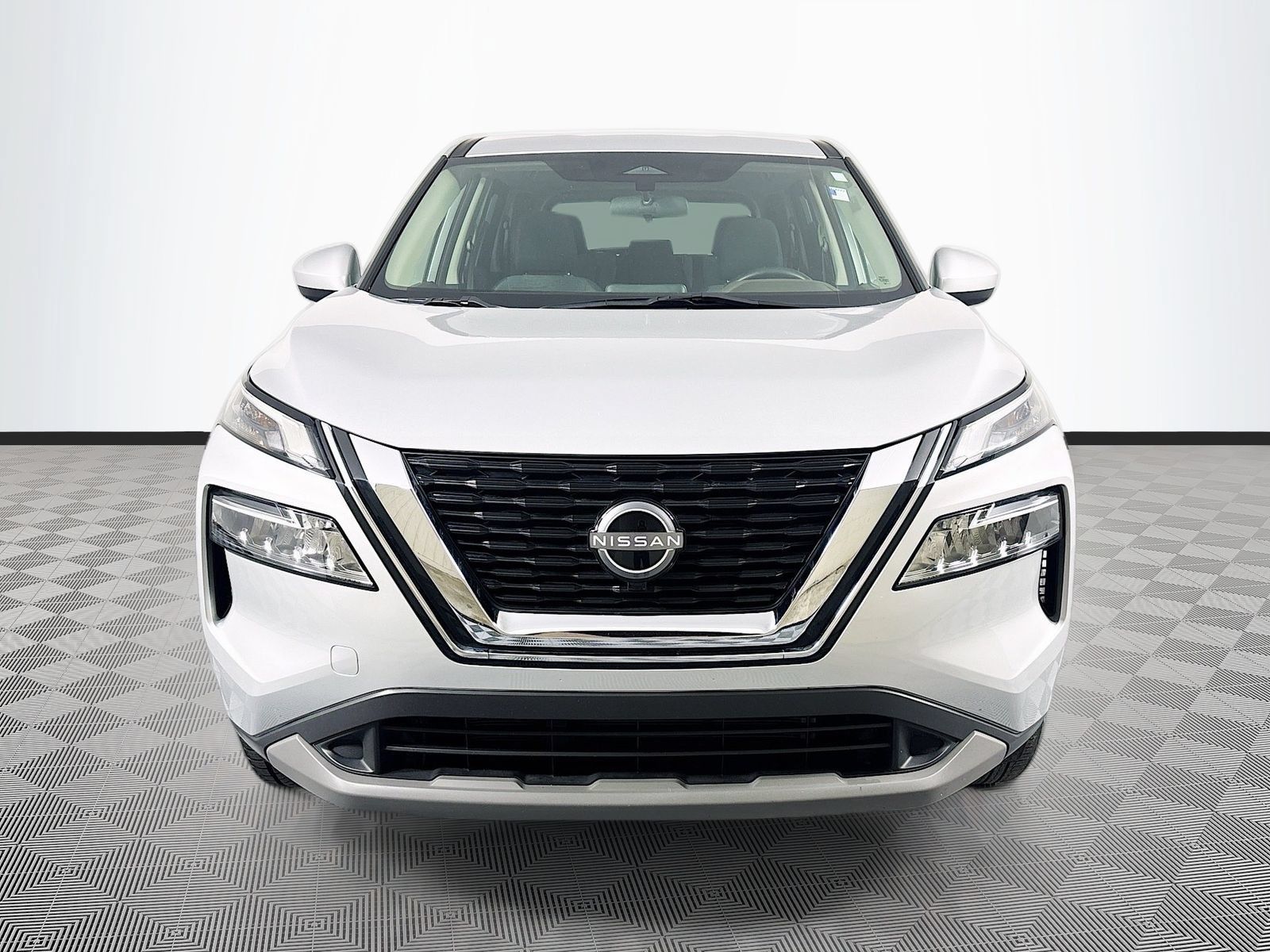 Used 2023 Nissan Rogue SV AWD/4WD image 2
