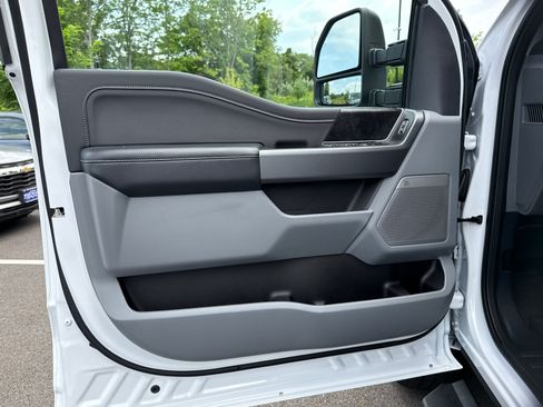 New 2026 Ford F350 XLT w/ XLT Premium Package AWD/4WD image 9