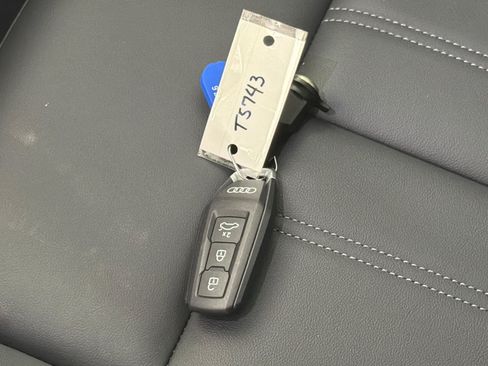 Used 2025 Audi Q5 Premium Plus w/ Premium Plus AWD/4WD image 25