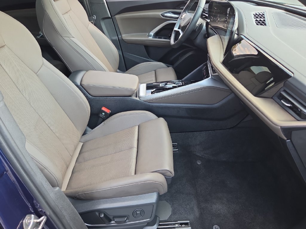 Certified 2025 Audi Q5 Premium AWD/4WD image 18