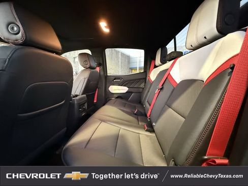 Used 2026 GMC Canyon AT4X w/ AT4X AEV Edition AWD/4WD image 29