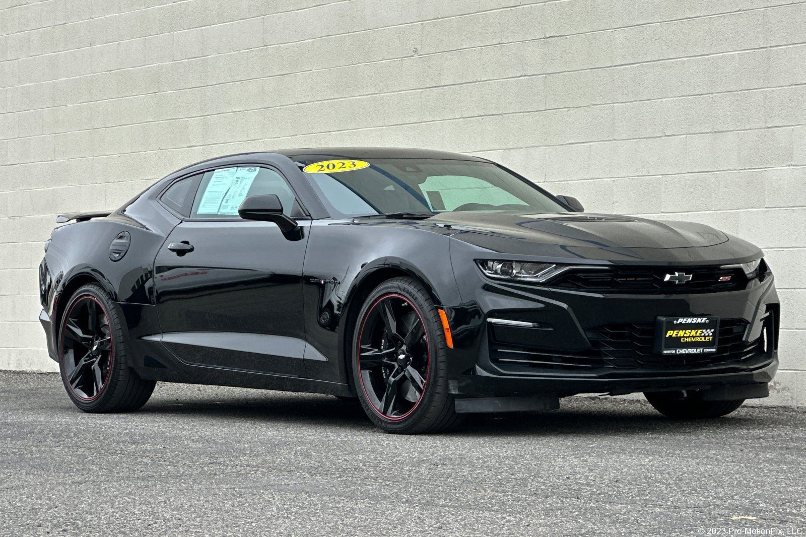 Used 2023 Chevrolet Camaro SS RWD image 1