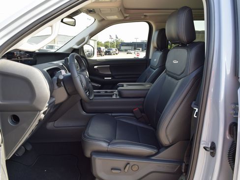 New 2025 Ford Expedition Platinum w/ Driver's Package image 18