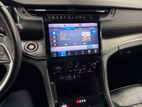 Used 2021 Jeep Grand Cherokee L Limited image 28