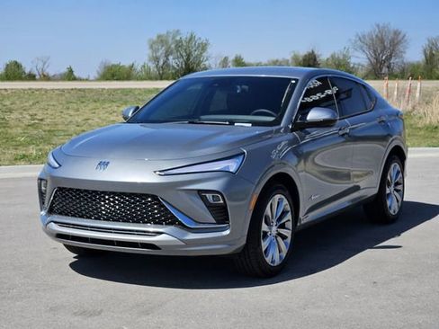 New 2026 Buick Envista Avenir FWD image 2