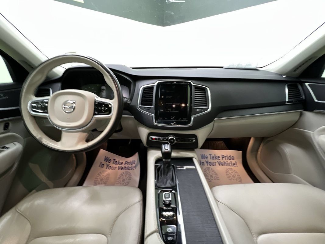 Used 2020 Volvo XC90 T6 Momentum w/ Protection Package Premier AWD/4WD image 18