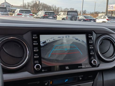 Used 2021 Toyota Tacoma TRD Sport image 37