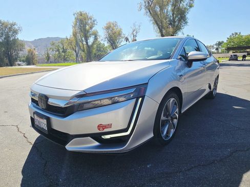 Used 2018 Honda Clarity Touring image 3