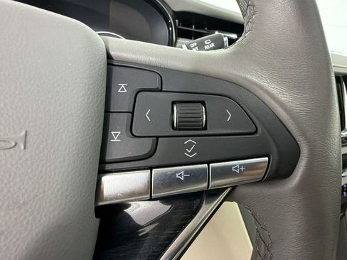 Used 2024 Cadillac XT6 Premium Luxury w/ Technology Package FWD image 33