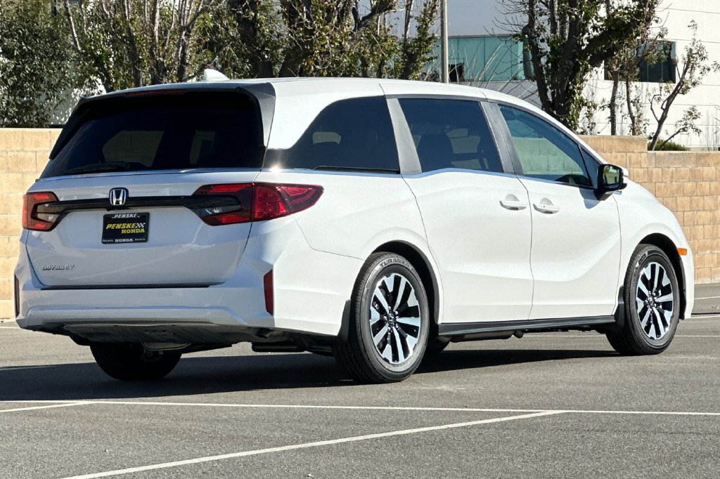 New 2026 Honda Odyssey EX-L image 4