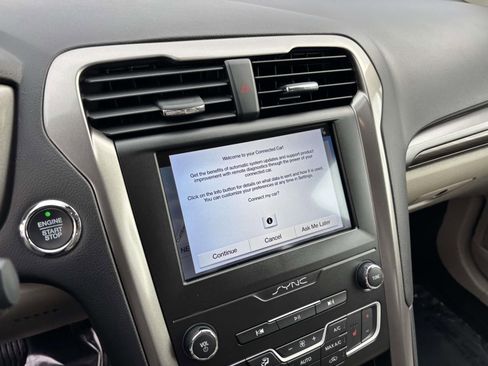 Used 2019 Ford Fusion SEL image 21