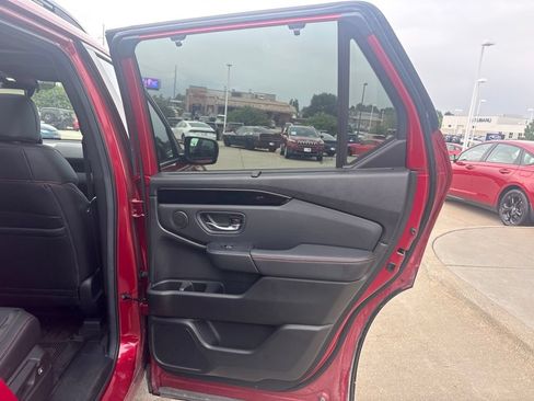 Certified 2025 Honda Pilot TrailSport image 31