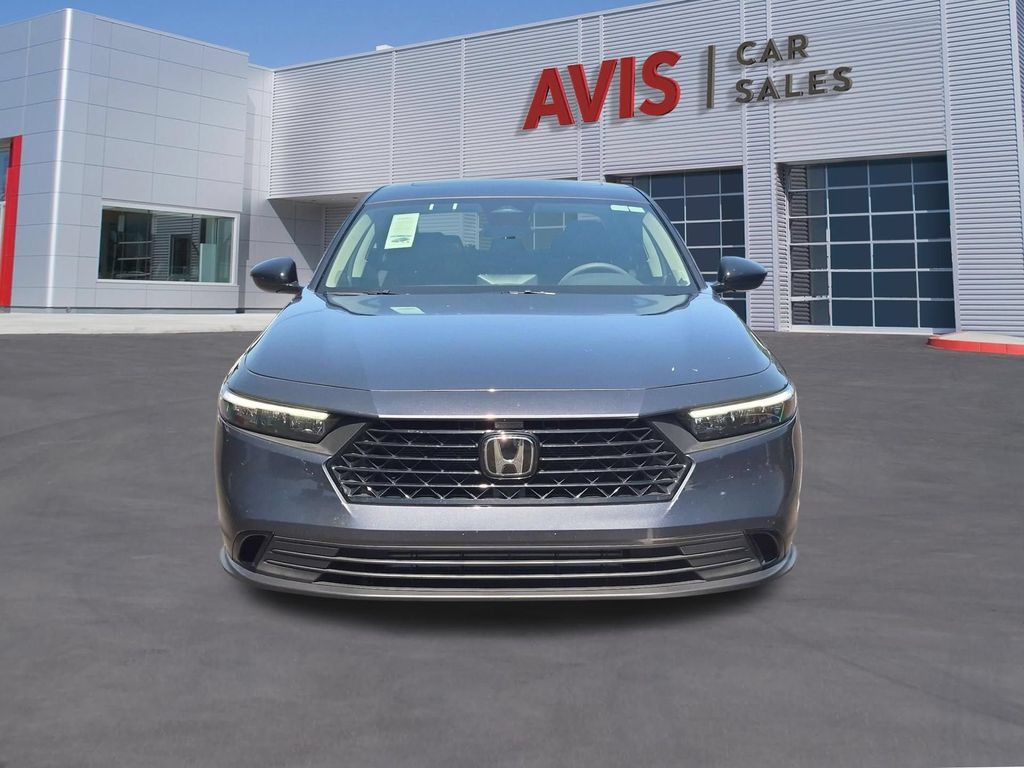 Used 2025 Honda Accord SE image 2