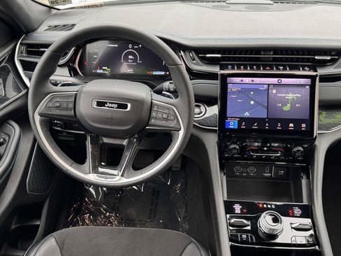 Used 2023 Jeep Grand Cherokee Trailhawk w/ Luxury Tech Group III AWD/4WD image 33