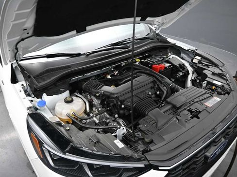 Certified 2025 Ford Escape ST-Line Elite w/ Premium Technology Package AWD/4WD image 46