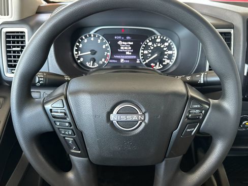 Used 2023 Nissan Frontier SV AWD/4WD image 19