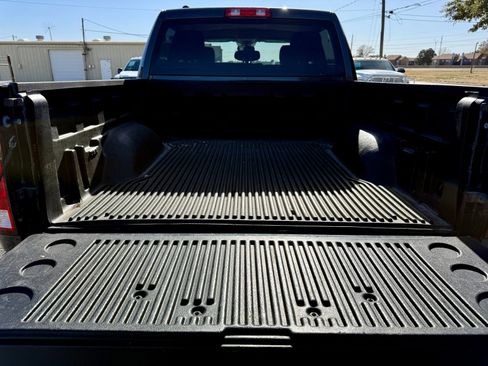 Used 2021 RAM 1500 Classic SLT image 11