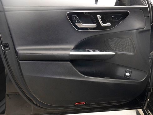 Used 2023 Mercedes-Benz C 300 Sedan image 12