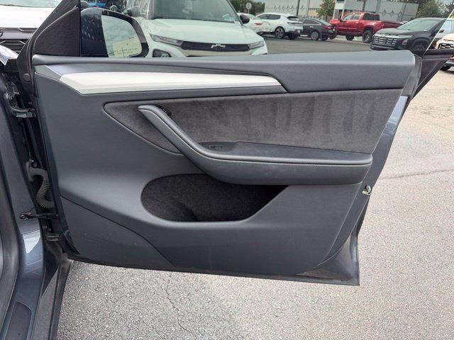 Used 2023 Tesla Model Y Long Range AWD/4WD image 17
