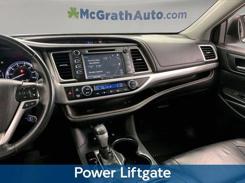 Used 2017 Toyota Highlander XLE w/ Protection Package #3 AWD/4WD image 10
