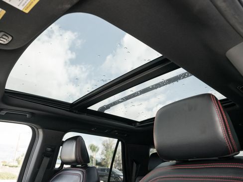 Used 2021 Ford Expedition Max Limited image 23