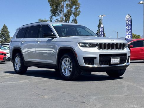 Used 2023 Jeep Grand Cherokee L Laredo RWD image 7
