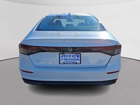 Certified 2023 Honda Accord EX image 9