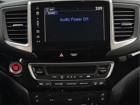 Used 2017 Honda Pilot Elite image 13