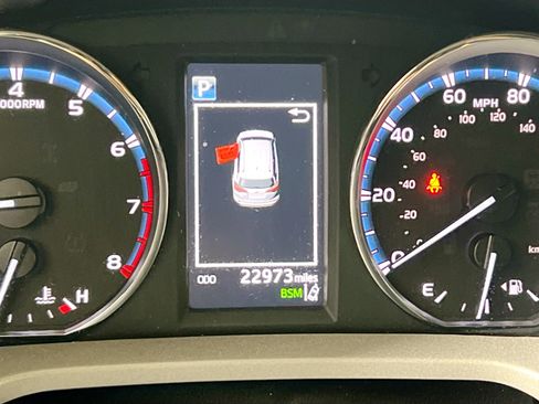 Used 2018 Toyota RAV4 Limited image 23