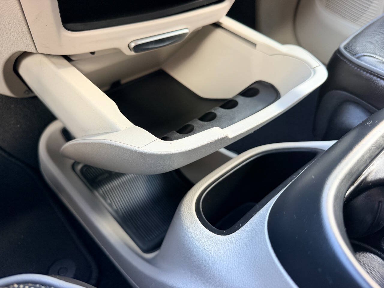 Used 2020 Chrysler Pacifica Limited FWD image 53