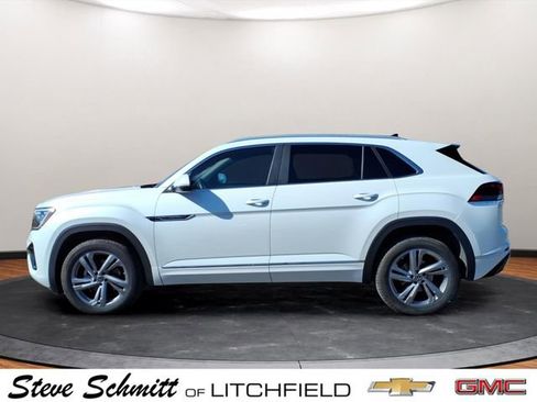 Used 2024 Volkswagen Atlas Cross Sport SEL R-Line image 2