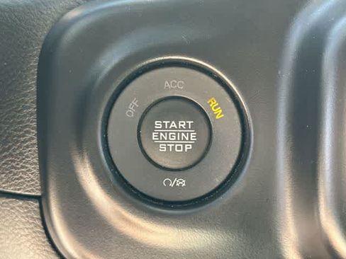 Used 2022 Jeep Wrangler Unlimited Sahara w/ LED Lighting Group AWD/4WD image 10