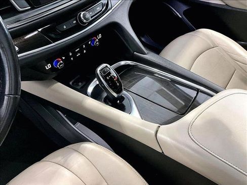 Used 2018 Buick Enclave Essence FWD image 15