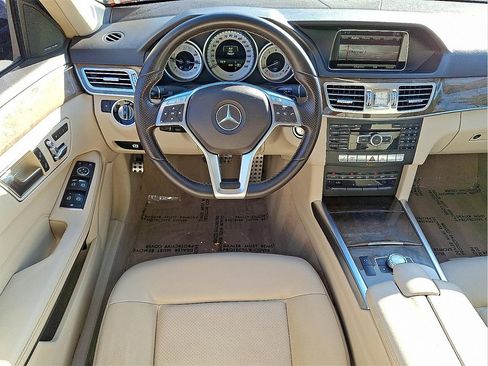 Used 2014 Mercedes-Benz E 350 4MATIC Sedan image 11