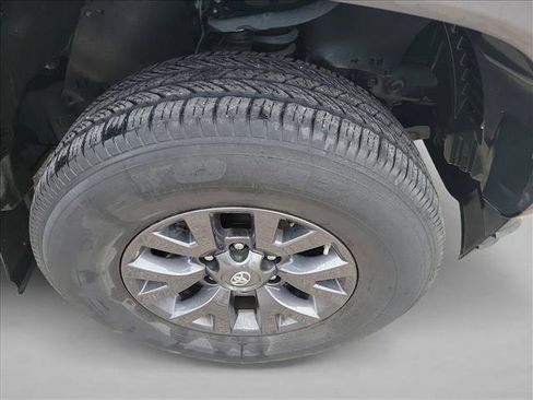 Used 2020 Toyota Tacoma SR5 image 10