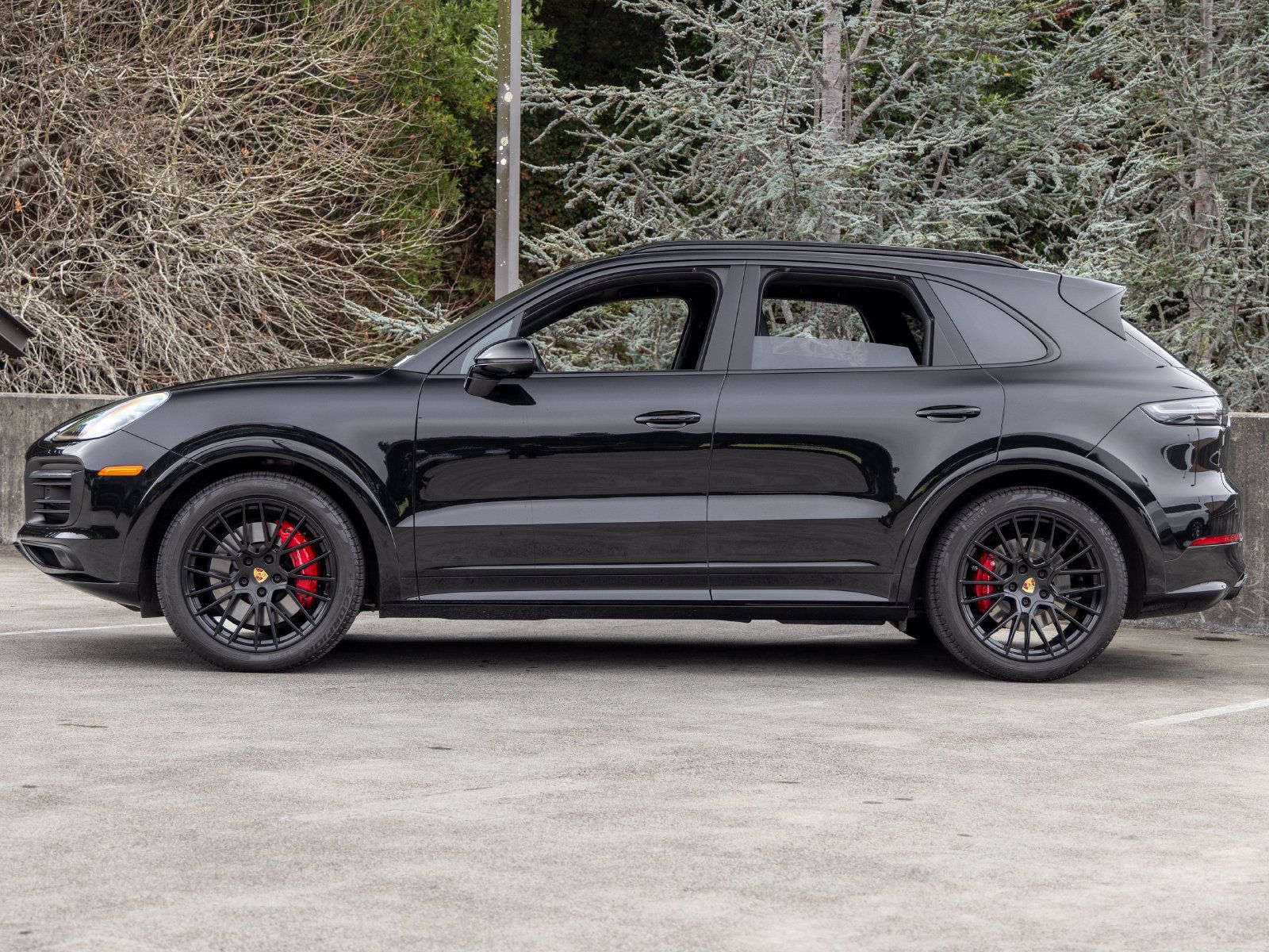 Certified 2023 Porsche Cayenne GTS AWD/4WD image 2