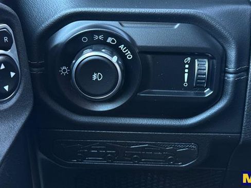 Used 2024 Jeep Wrangler Unlimited Rubicon w/ Technology Group image 31