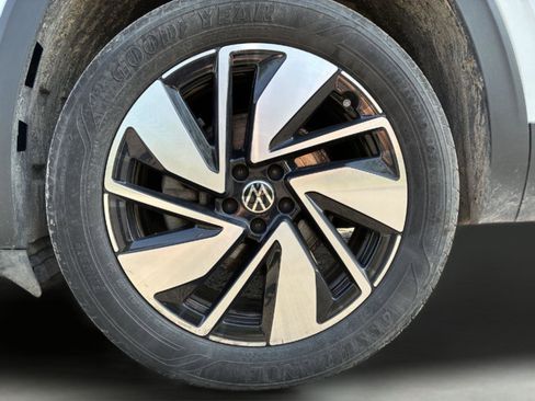 Used 2024 Volkswagen Atlas SE AWD/4WD image 30