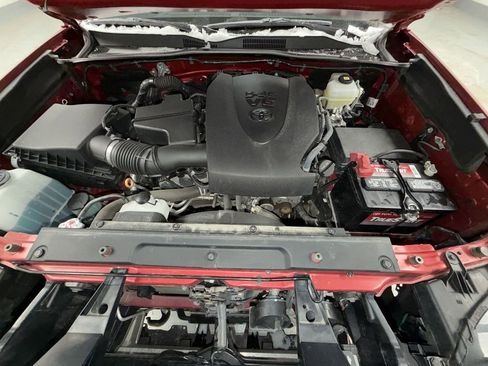 Used 2022 Toyota Tacoma TRD Off-Road image 18