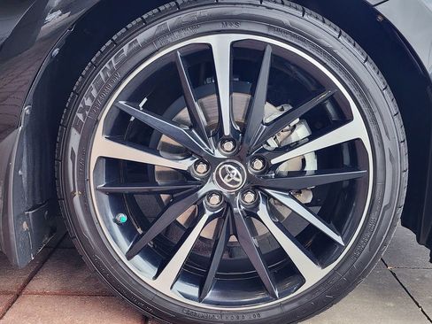 Used 2018 Toyota Camry XSE w/ Driver Assist Package image 4