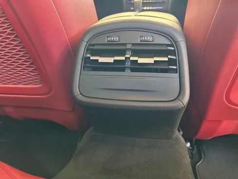 Used 2019 Maserati Ghibli S GranSport image 35