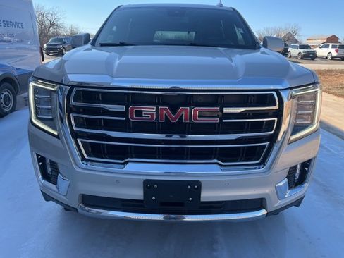 Used 2023 GMC Yukon SLT image 2