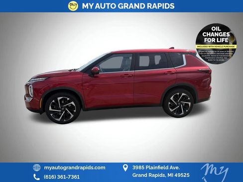 Used 2022 Mitsubishi Outlander SE AWD/4WD image 2