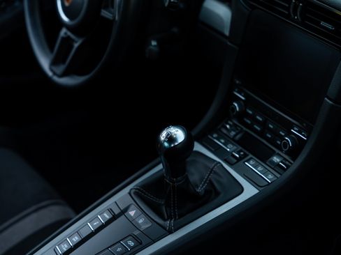Used 2018 Porsche 911 GT3 RWD image 34