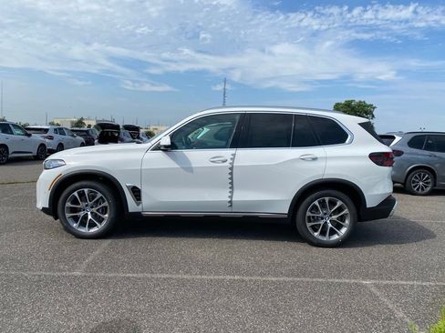 New 2026 BMW X5 xDrive40i w/ Premium Package AWD/4WD image 4