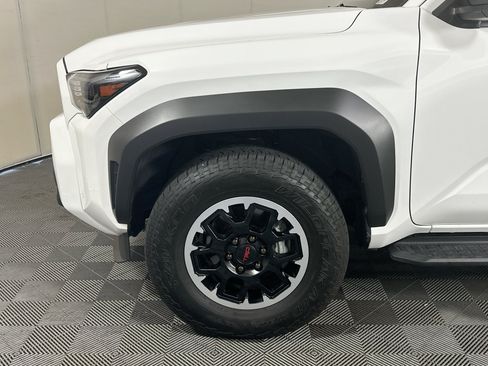 Used 2025 Toyota 4Runner TRD Off-Road Premium AWD/4WD image 11