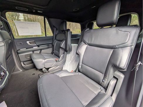 New 2026 Ford Expedition Platinum w/ Stealth Performance Package image 29