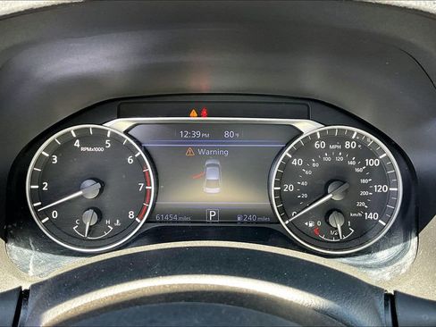 Used 2024 Nissan Altima 2.5 SV FWD image 12