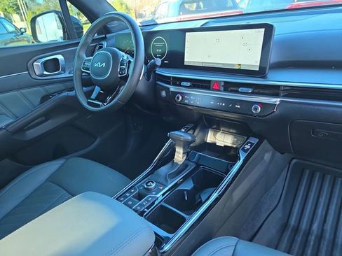 Used 2025 Kia Sorento SX Prestige w/ Sage Leather Package image 17